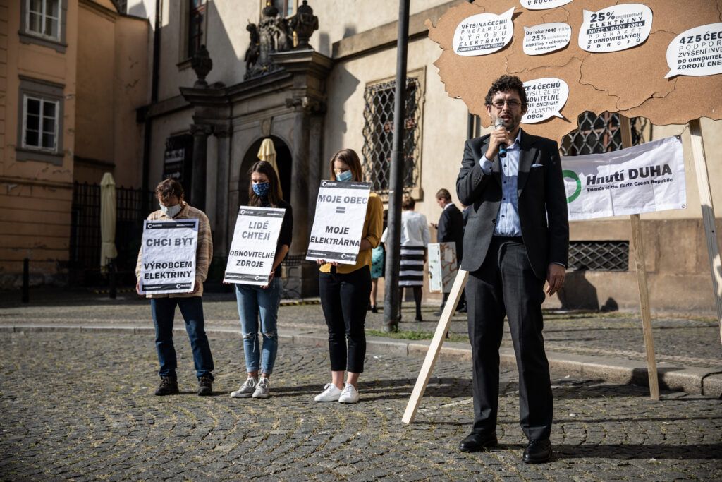“Starosto, pojďme si vyrábět elektřinu.” Lidé a obce žádají poslance o podporu pro obnovitelné zdroje