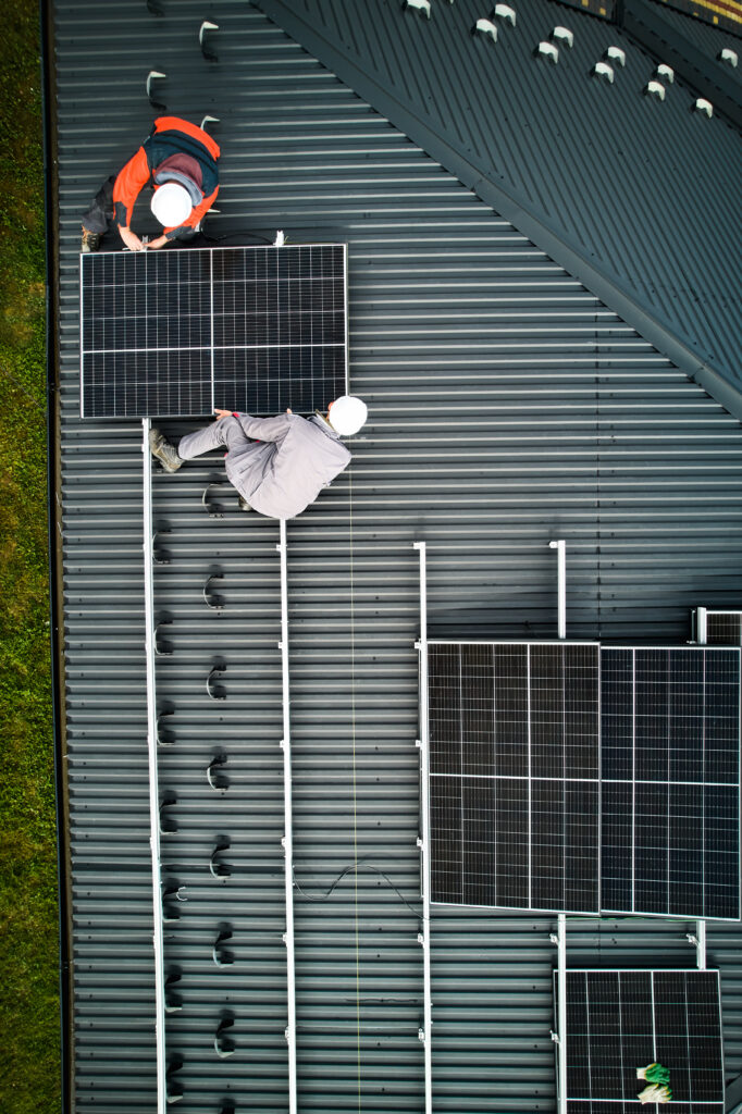 Český návrh klimaticko-energetického plánu má dle Evropské komise nedostatky. Zvýšit by se měl například cíl pro OZE