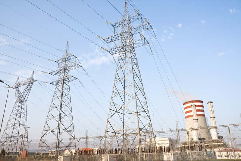 Důraz na větrné a plynové elektrárny, uhelná pojistka nebo čištění front na připojení do sítě: Lex plyn znovu prošel Sněmovnou